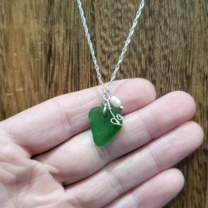 18 Inch 925 Sterling Silver Cool Green Sea Glass And Pearl Necklace